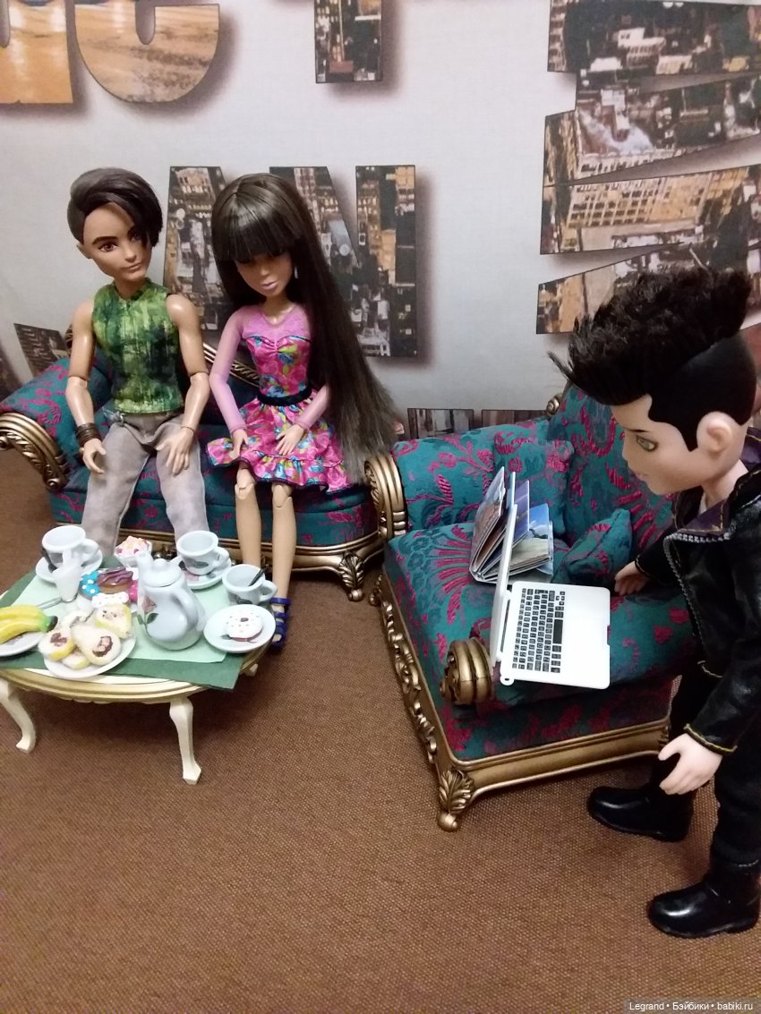 Они сами пишут свои истории: Готье, Дезире, Лестат. Обед и разговоры о политике