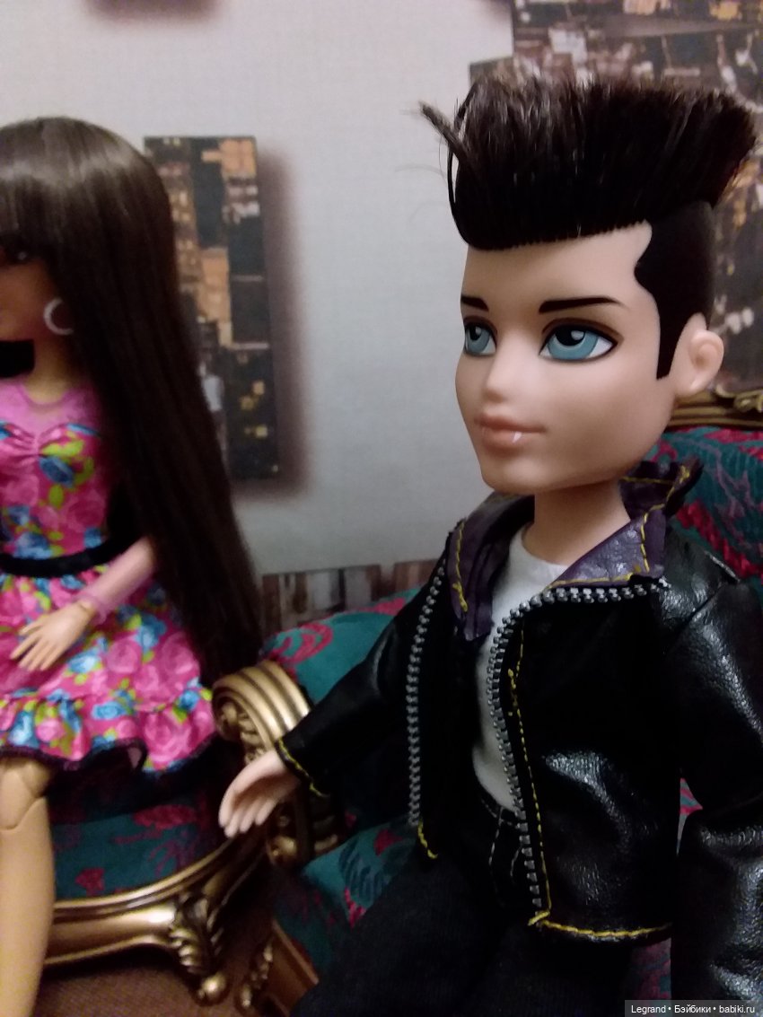 Они сами пишут свои истории: Готье, Дезире, Лестат. Обед и разговоры о политике