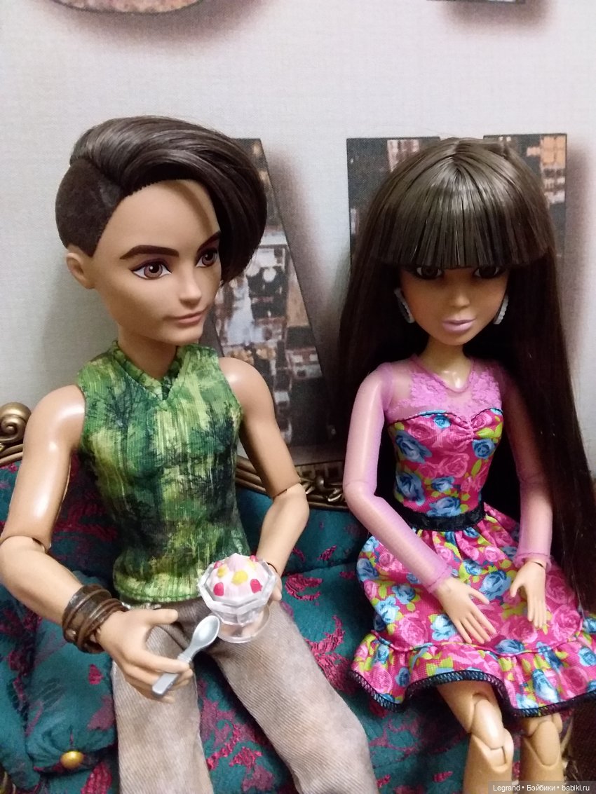 Они сами пишут свои истории: Готье, Дезире, Лестат. Обед и разговоры о политике