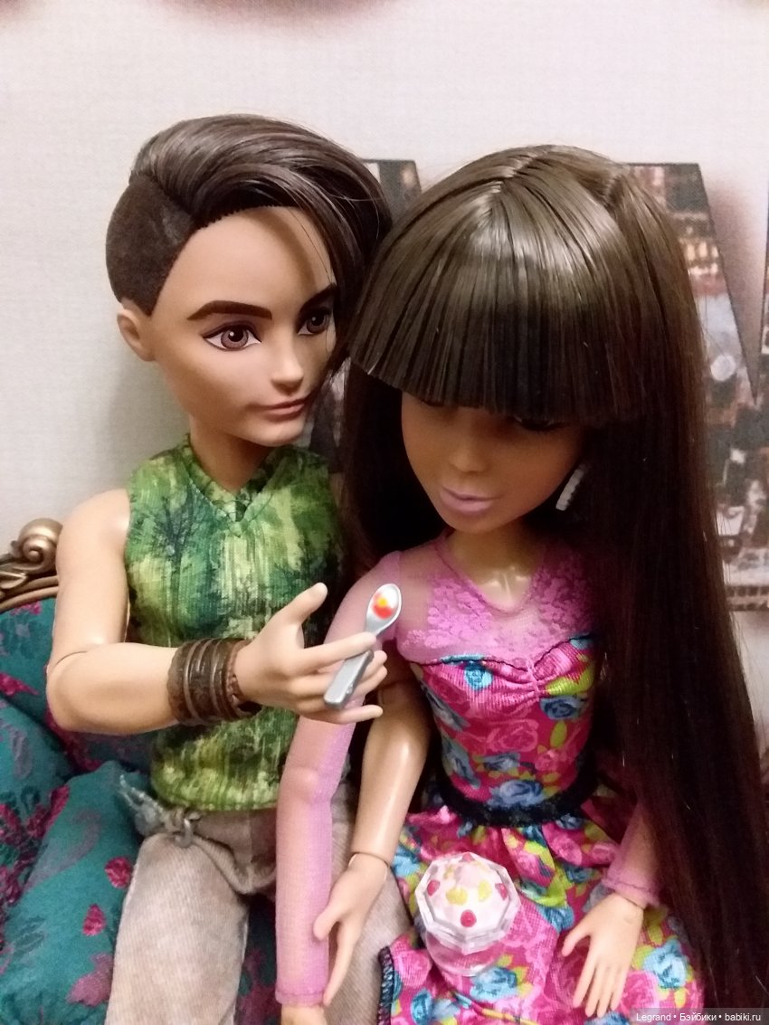 Они сами пишут свои истории: Готье, Дезире, Лестат. Обед и разговоры о политике