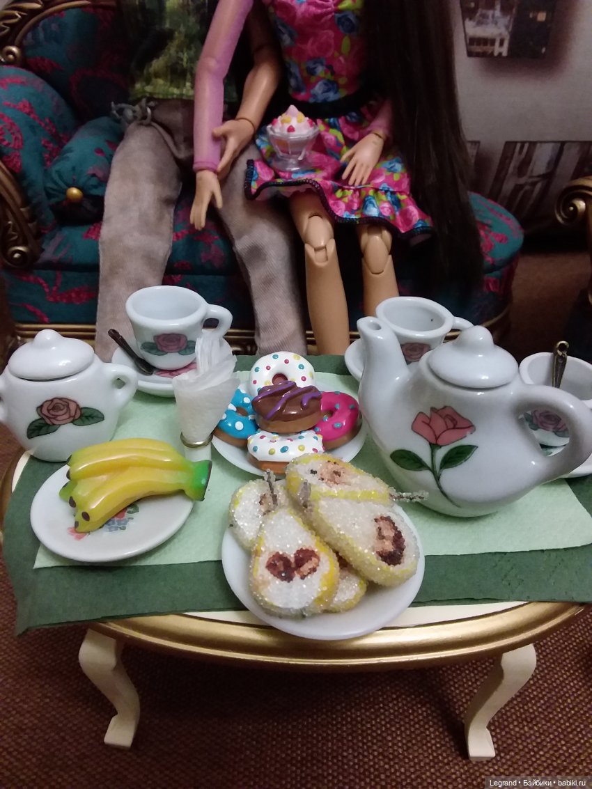 Они сами пишут свои истории: Готье, Дезире, Лестат. Обед и разговоры о политике