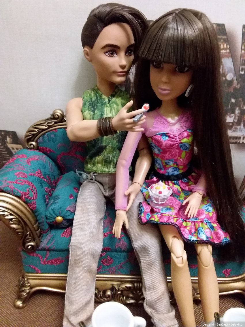 Они сами пишут свои истории: Готье, Дезире, Лестат. Обед и разговоры о политике