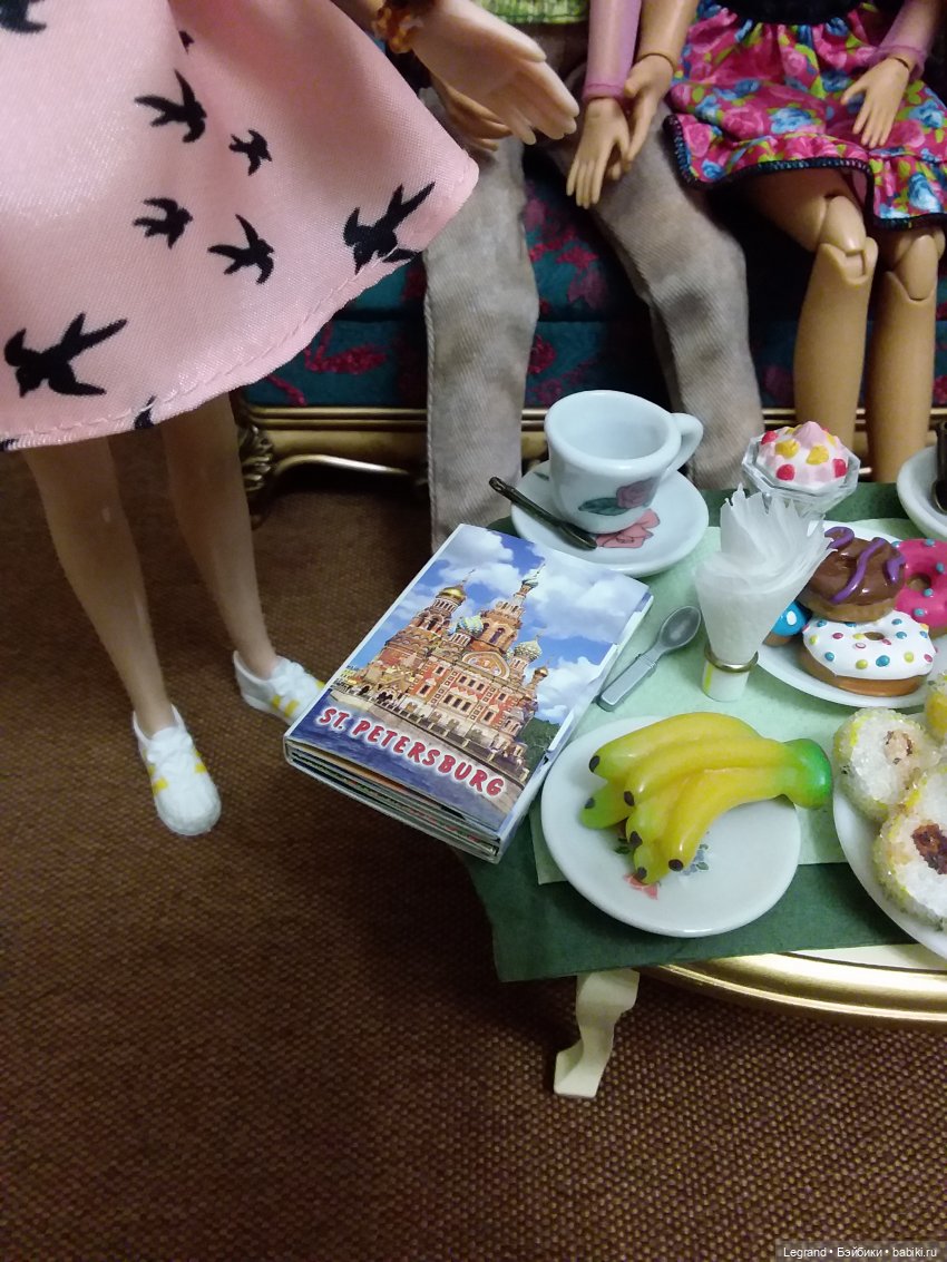 Они сами пишут свои истории: Готье, Дезире, Лестат. Обед и разговоры о политике