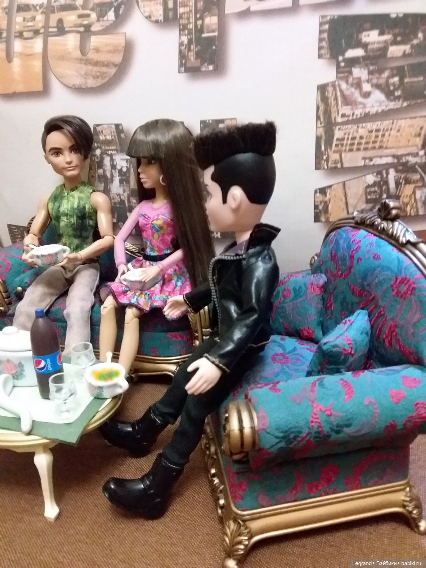 Они сами пишут свои истории: Готье, Дезире, Лестат. Обед и разговоры о политике