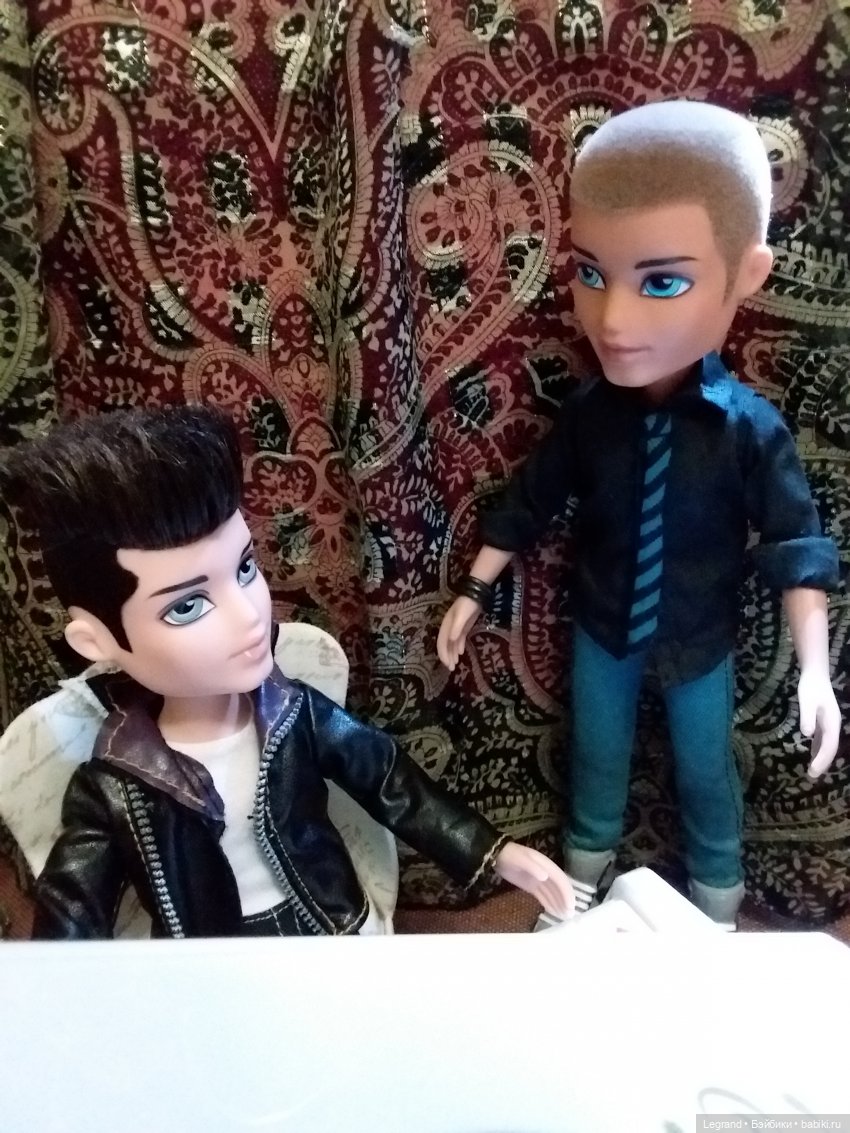 Они сами пишут свои истории: Лестат, Коринна. "К Элизе"