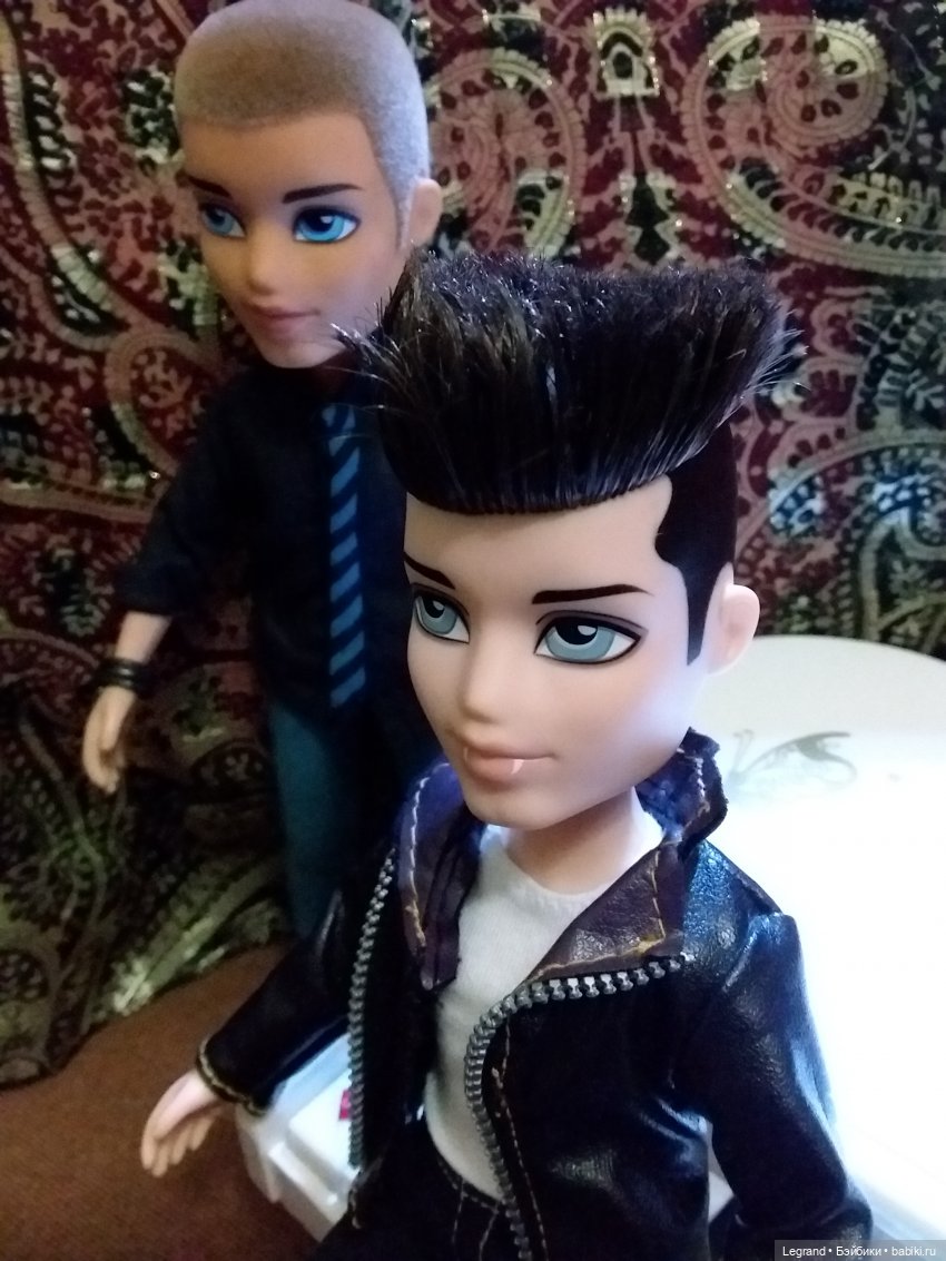 Они сами пишут свои истории: Лестат, Коринна. "К Элизе"