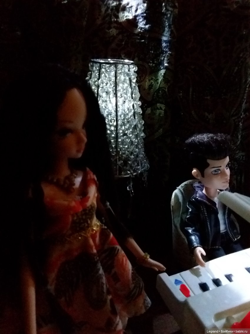 Они сами пишут свои истории: Лестат, Коринна. "К Элизе"