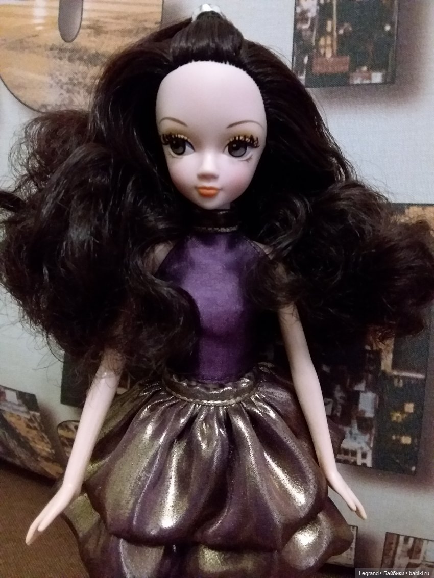 Они сами пишут свои истории: сестра Коринны:) Сирин и Дориан. И немного о Лестате