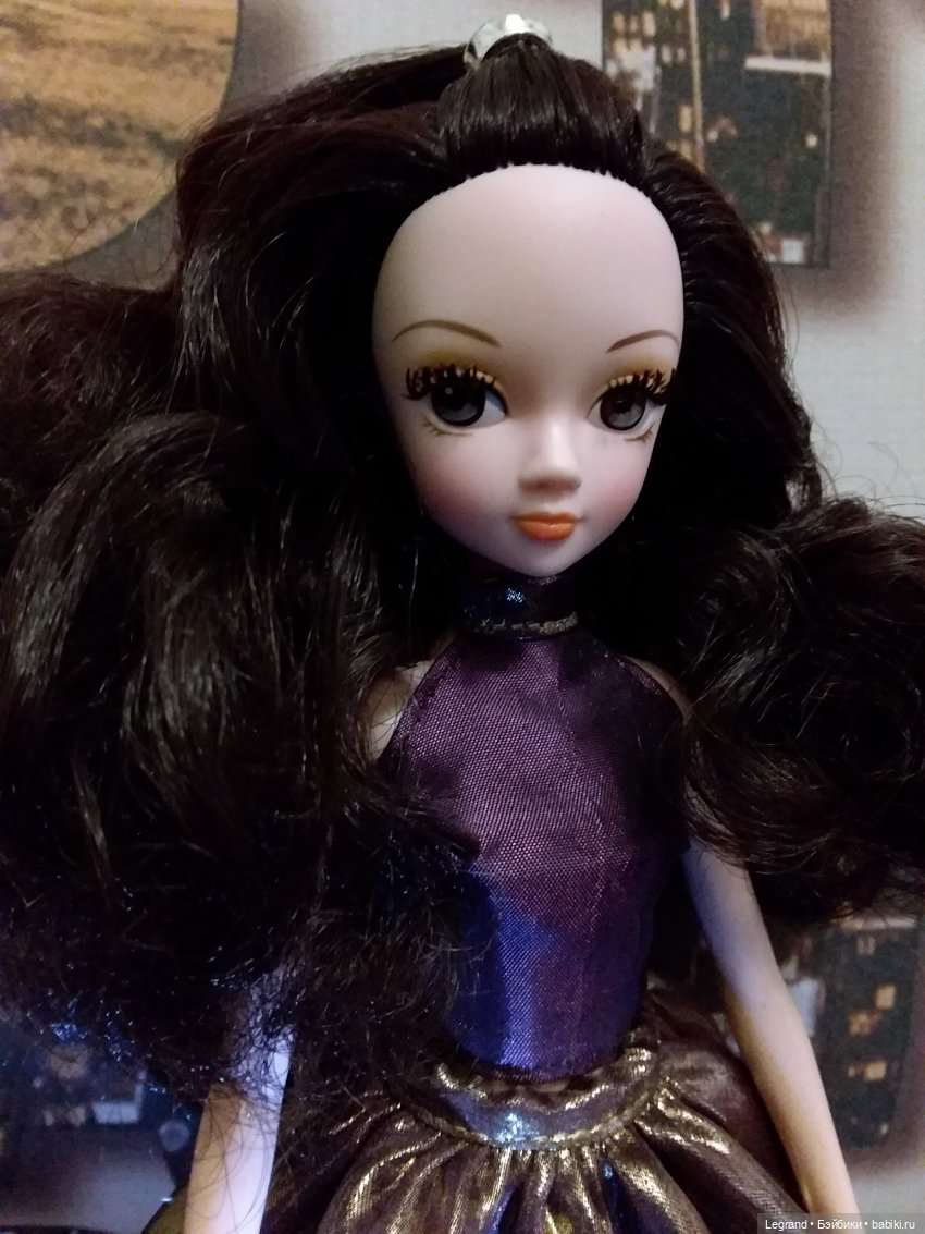 Они сами пишут свои истории: сестра Коринны:) Сирин и Дориан. И немного о Лестате