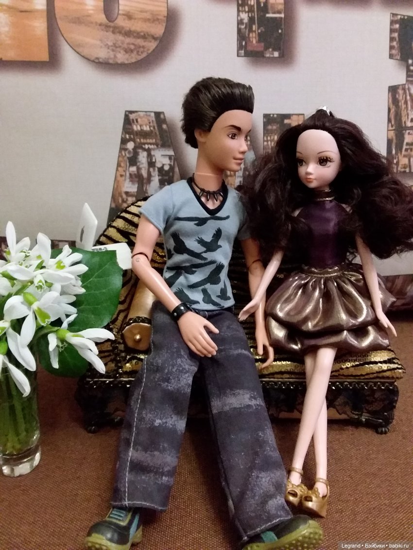 Они сами пишут свои истории: сестра Коринны:) Сирин и Дориан. И немного о Лестате