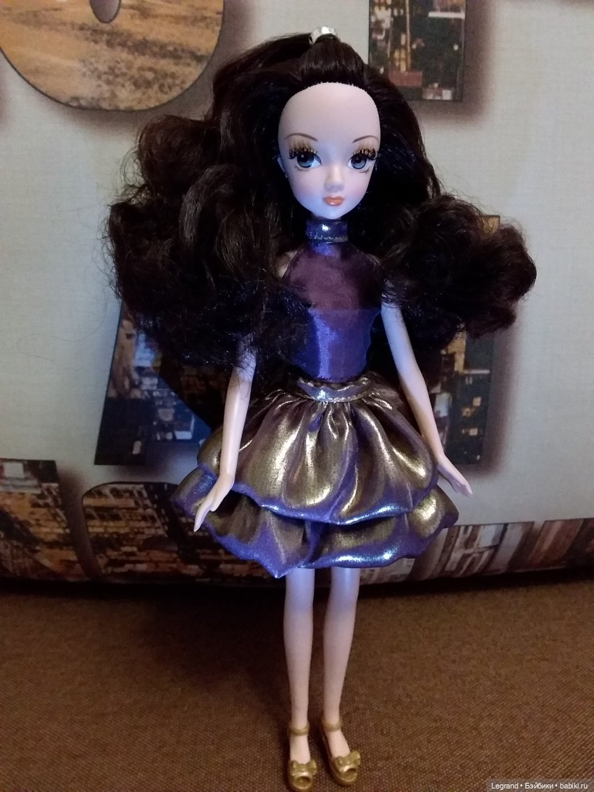 Они сами пишут свои истории: сестра Коринны:) Сирин и Дориан. И немного о Лестате