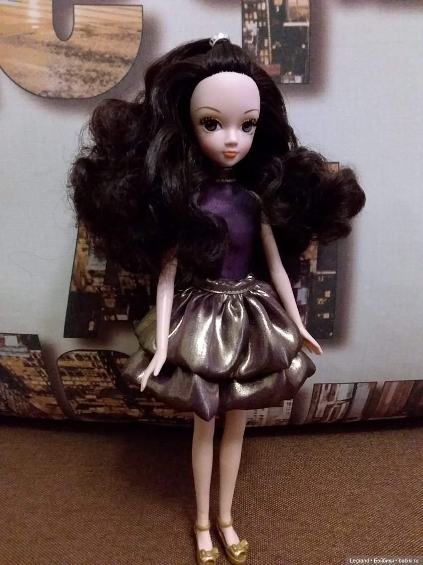 Они сами пишут свои истории: сестра Коринны:) Сирин и Дориан. И немного о Лестате