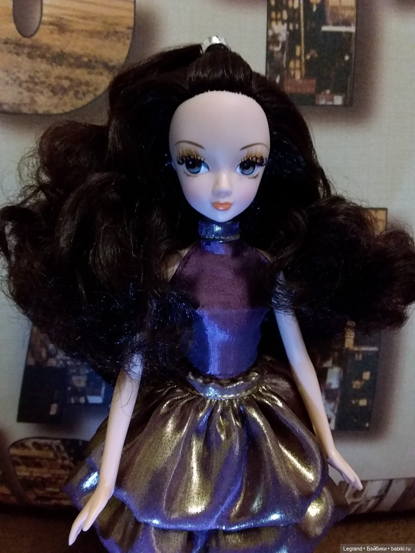 Они сами пишут свои истории: сестра Коринны:) Сирин и Дориан. И немного о Лестате