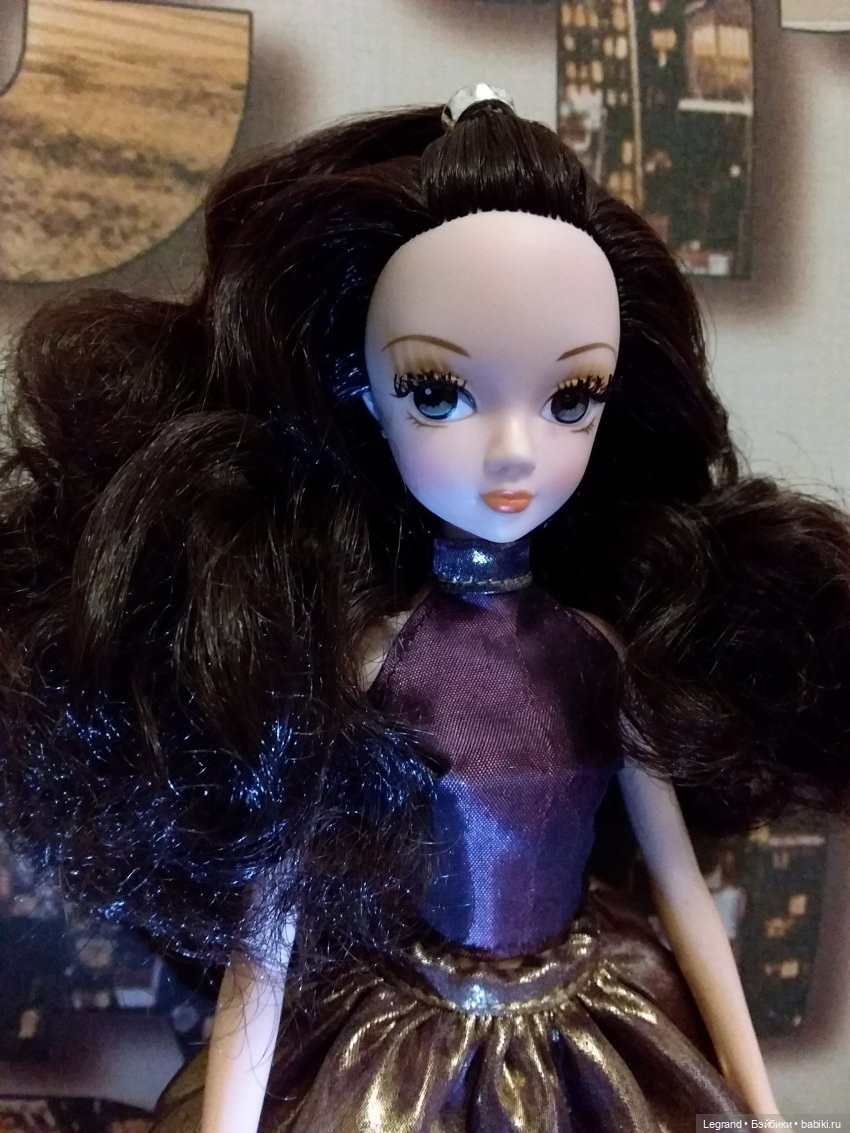 Они сами пишут свои истории: сестра Коринны:) Сирин и Дориан. И немного о Лестате