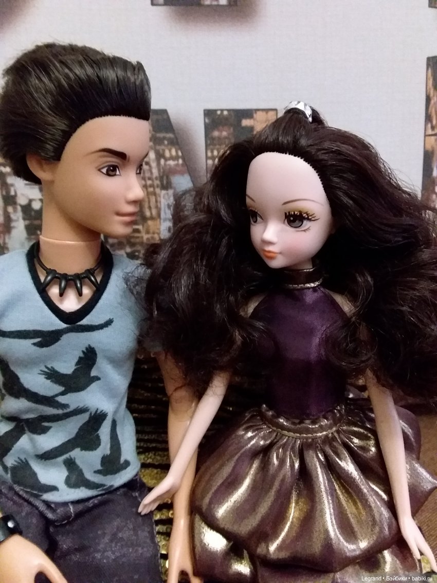 Они сами пишут свои истории: сестра Коринны:) Сирин и Дориан. И немного о Лестате