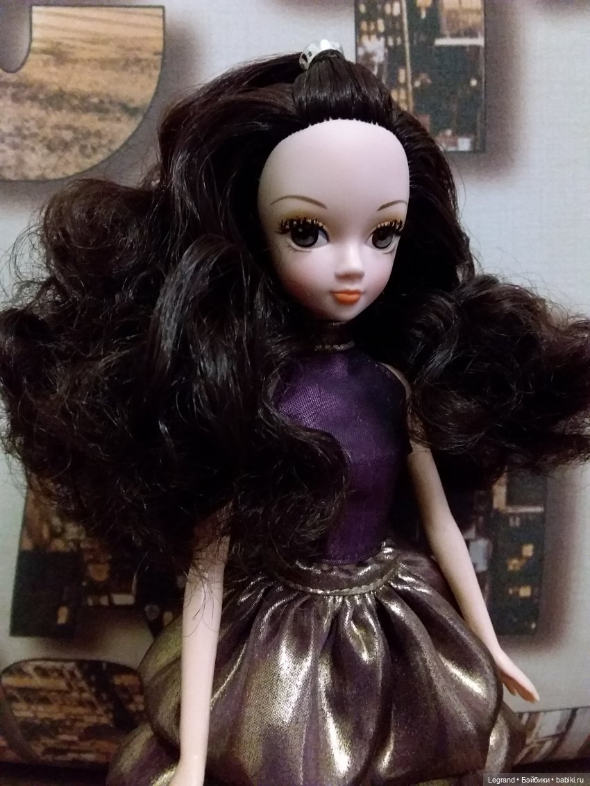 Они сами пишут свои истории: сестра Коринны:) Сирин и Дориан. И немного о Лестате