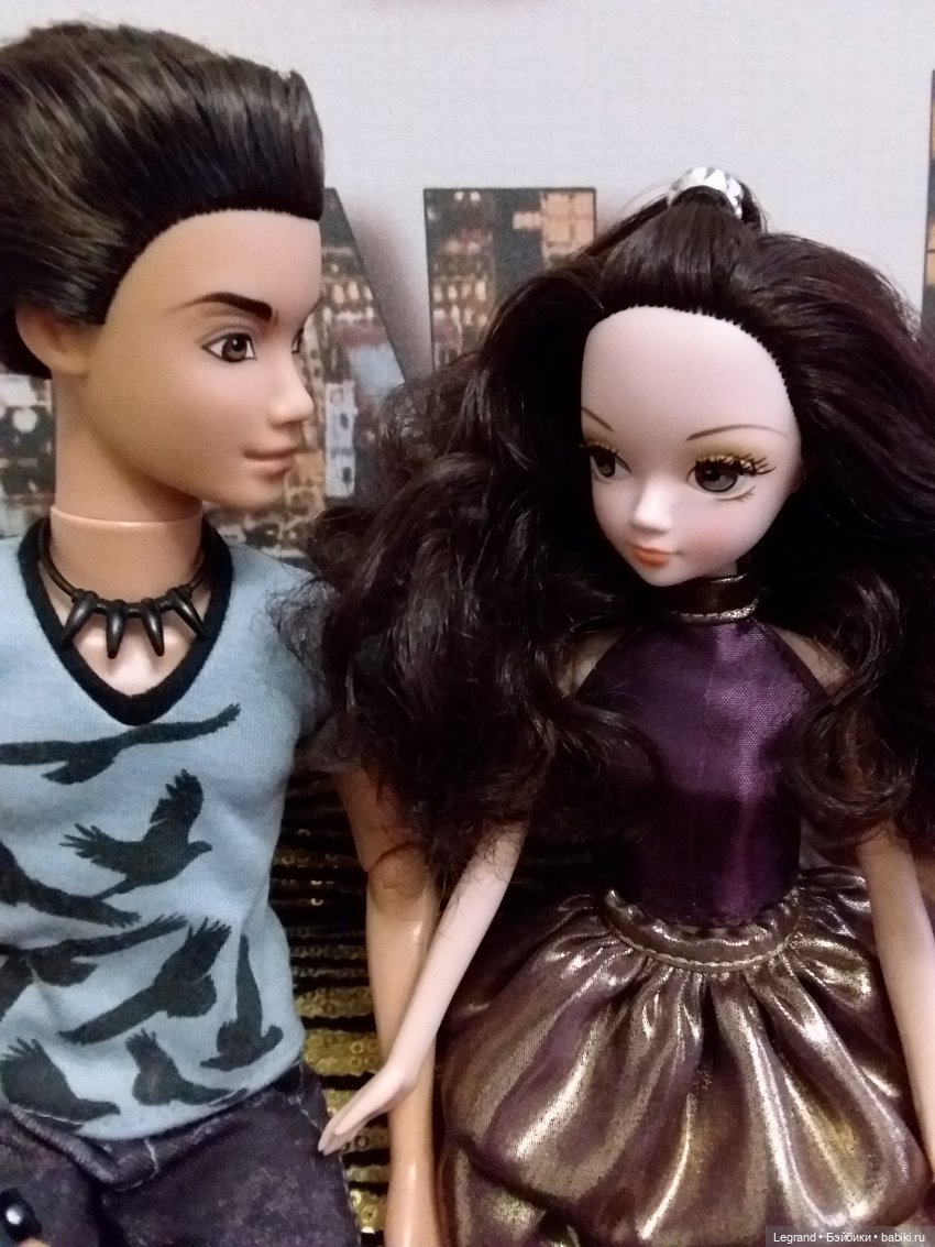 Они сами пишут свои истории: сестра Коринны:) Сирин и Дориан. И немного о Лестате