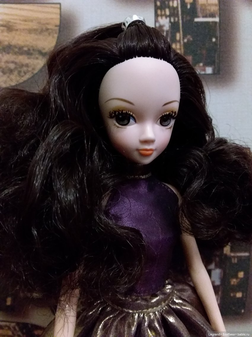 Они сами пишут свои истории: сестра Коринны:) Сирин и Дориан. И немного о Лестате