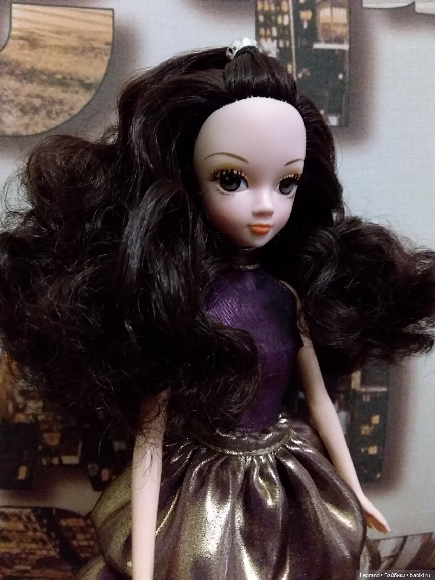 Они сами пишут свои истории: сестра Коринны:) Сирин и Дориан. И немного о Лестате