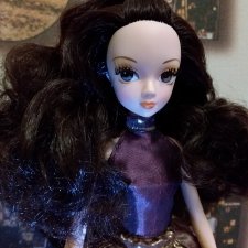 Они сами пишут свои истории: сестра Коринны:) Сирин и Дориан. И немного о Лестате