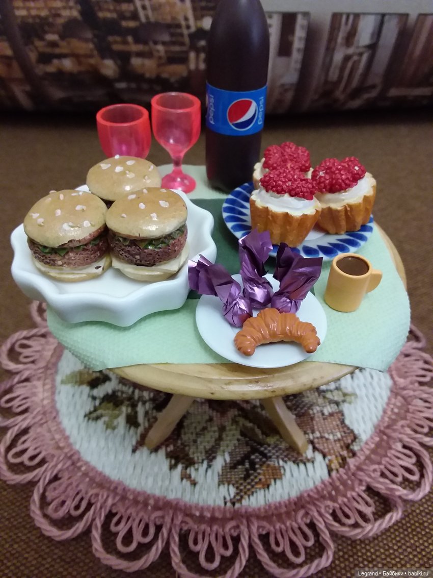 Они сами пишут свои истории: Конфетно-парфюмерное творчество и немного новой мебели