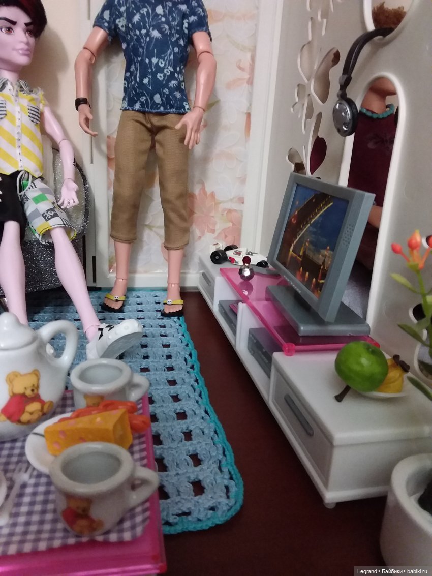 Они сами пишут свои истории: Конфетно-парфюмерное творчество и немного новой мебели