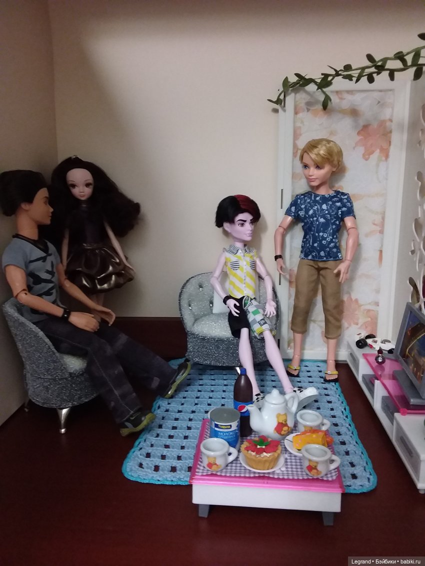 Они сами пишут свои истории: Конфетно-парфюмерное творчество и немного новой мебели