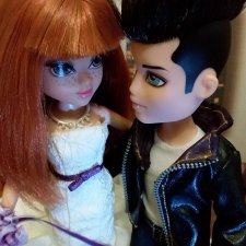 Они сами пишут свои истории: "Девочка - солнечный свет..."