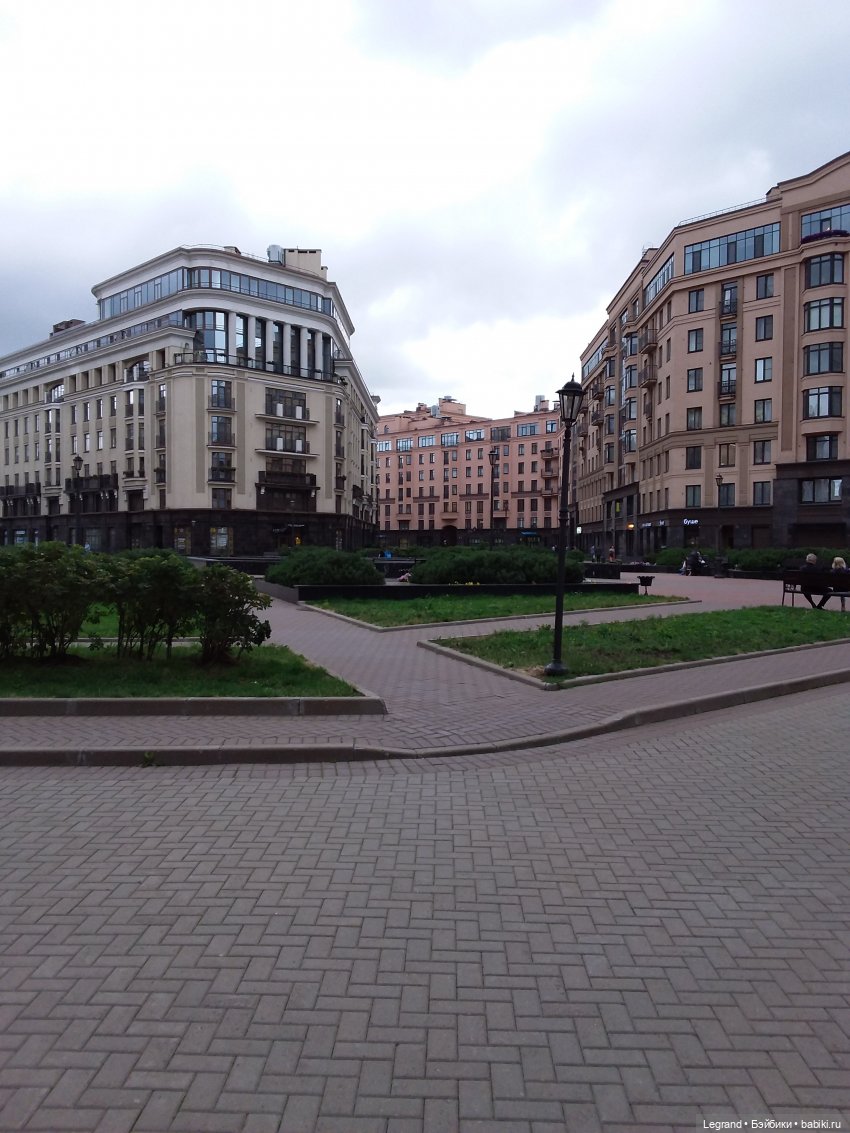 Снова мишки: короткая прогулка с Гри