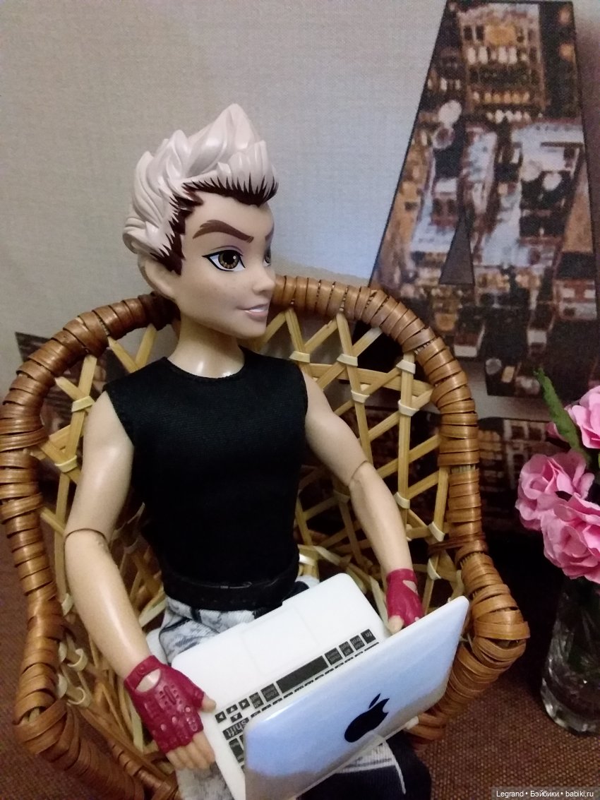 Они сами пишут свои истории: Аполлинер, Аженор и Трифин