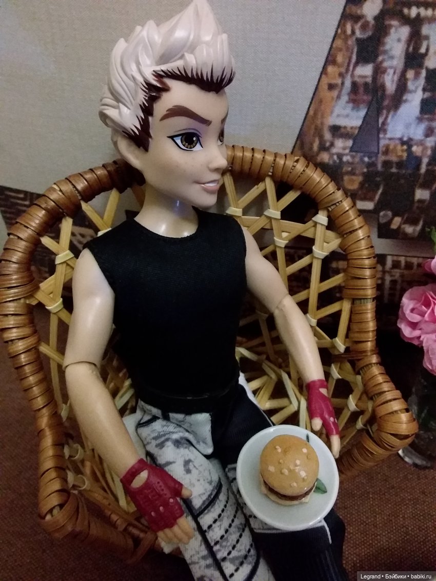 Они сами пишут свои истории: Аполлинер, Аженор и Трифин