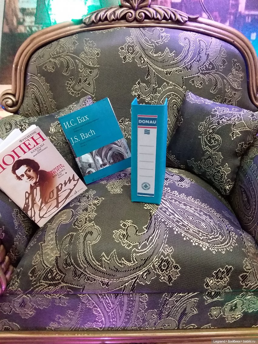 Ноты для Лестата: жизнь в формате 1:6 (фото 7)