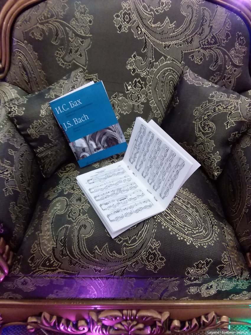 Ноты для Лестата: жизнь в формате 1:6 (фото 6)