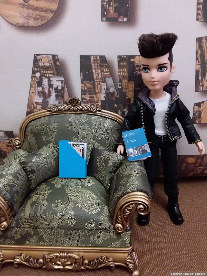 Ноты для Лестата: жизнь в формате 1:6