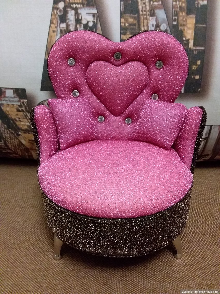 Они сами пишут свои истории: Кресло в комнату Жак-Анжа