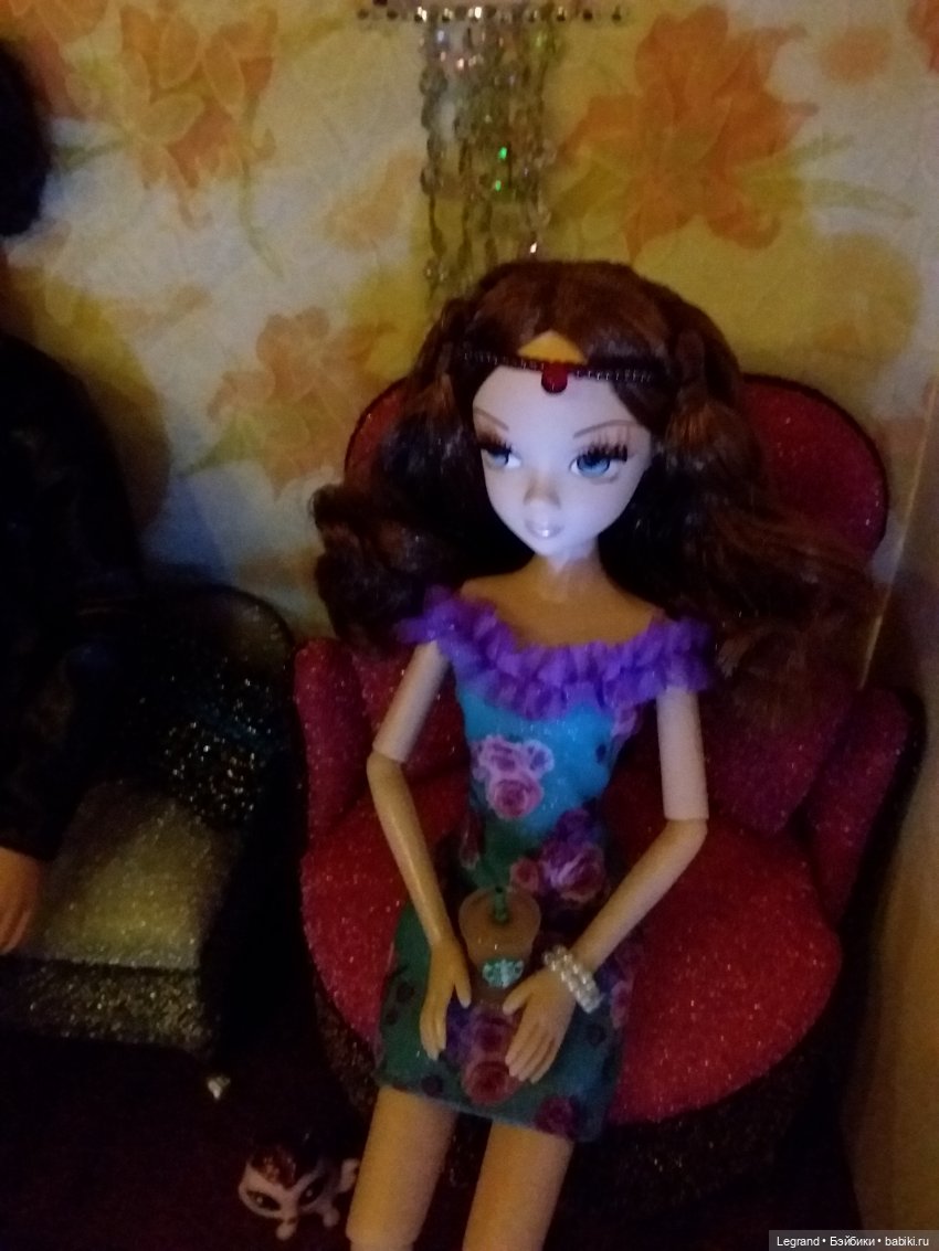 Они сами пишут свои истории: Кресло в комнату Жак-Анжа