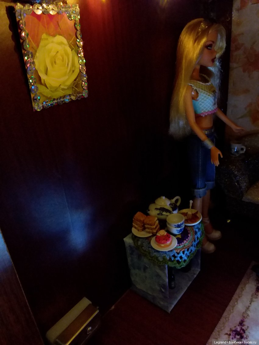 Пайетки в интерьере. Рамочки из пайеток для куклокомнат (фото 8)