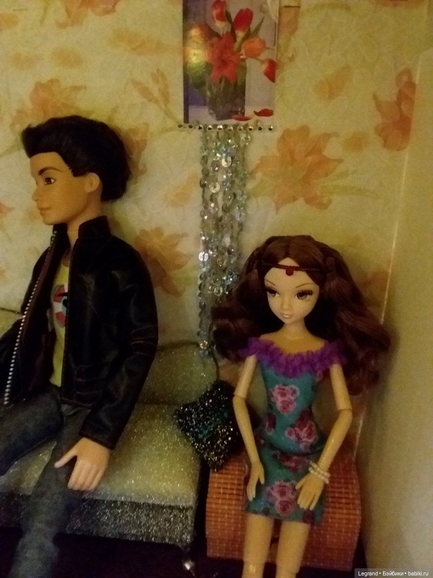 Пайетки в интерьере. Рамочки из пайеток для куклокомнат (фото 2)