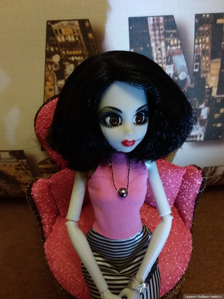 Девочки от WowWee (линейка Once Upon A Zombie)
