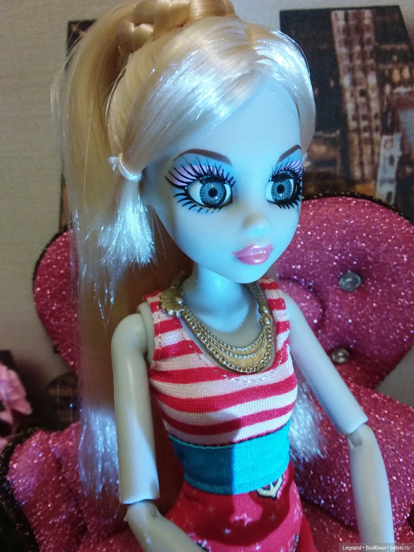 Девочки от WowWee (линейка Once Upon A Zombie)