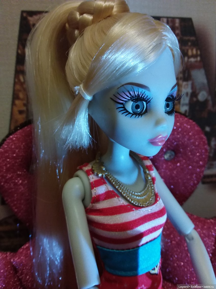 Девочки от WowWee (линейка Once Upon A Zombie)