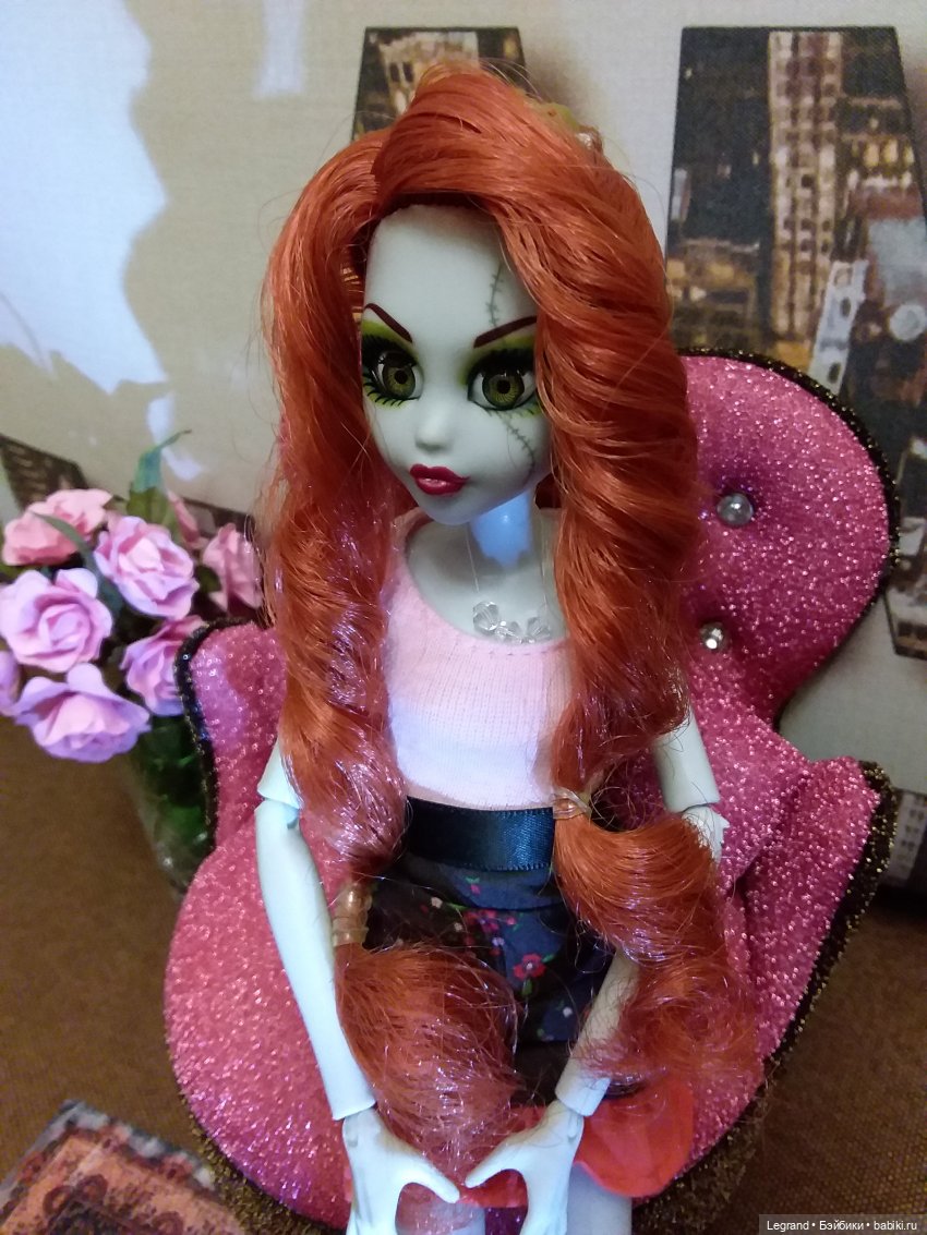 Девочки от WowWee (линейка Once Upon A Zombie)
