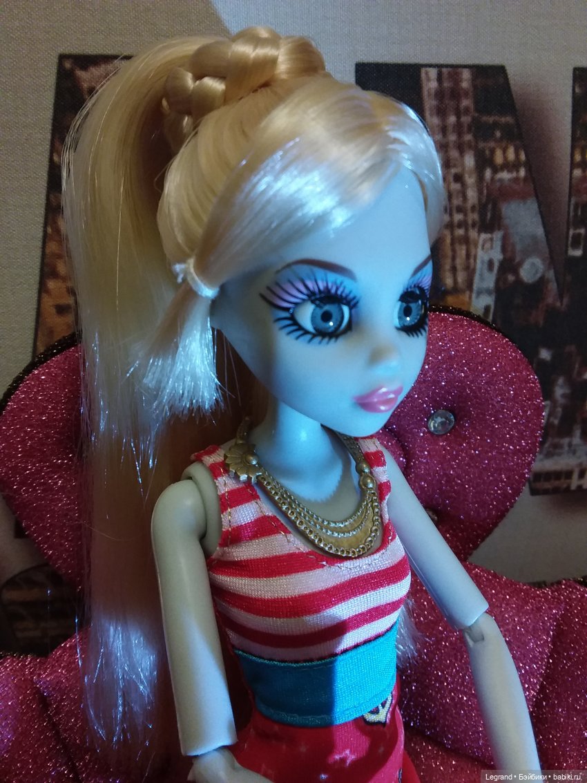 Девочки от WowWee (линейка Once Upon A Zombie)