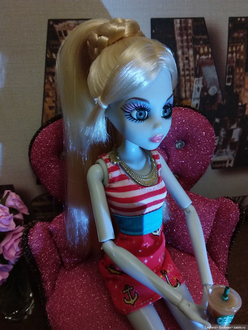 Девочки от WowWee (линейка Once Upon A Zombie)