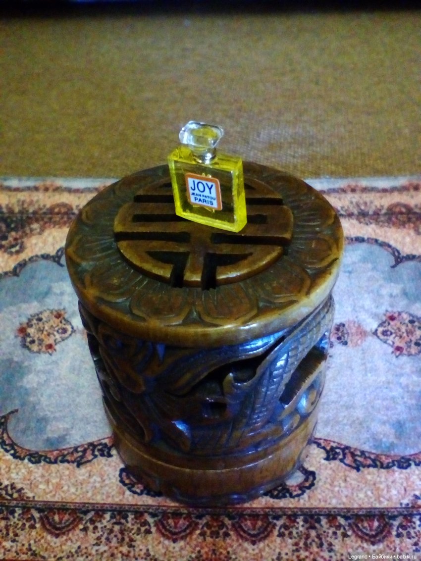 Парфюм Joy Jean Patou и другие кукломелочи. Жизнь в формате 1:6 (фото 2)