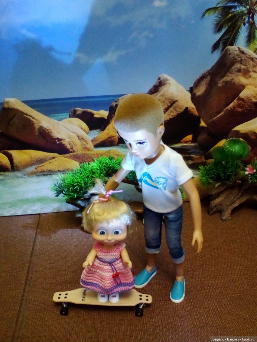 Тьерри и "машеньки" на побережье