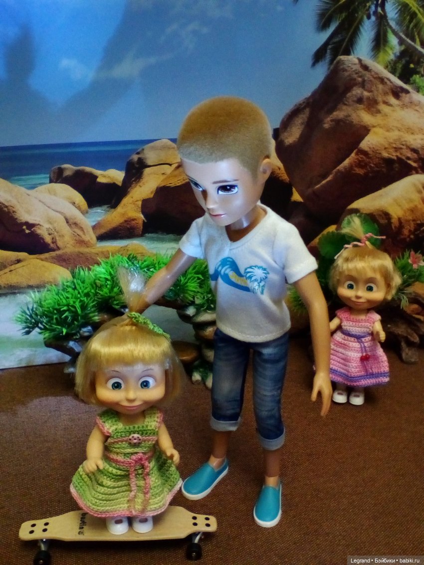 Тьерри и "машеньки" на побережье