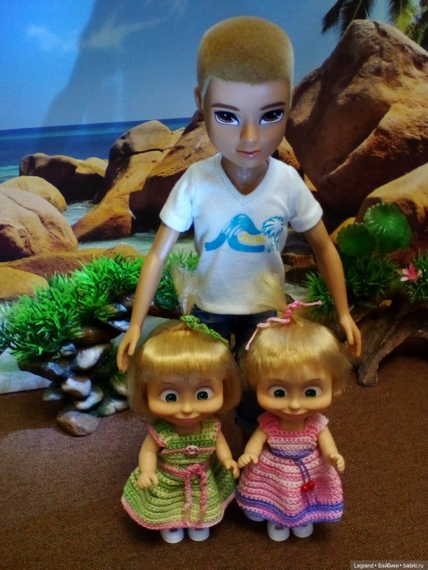 Тьерри и "машеньки" на побережье