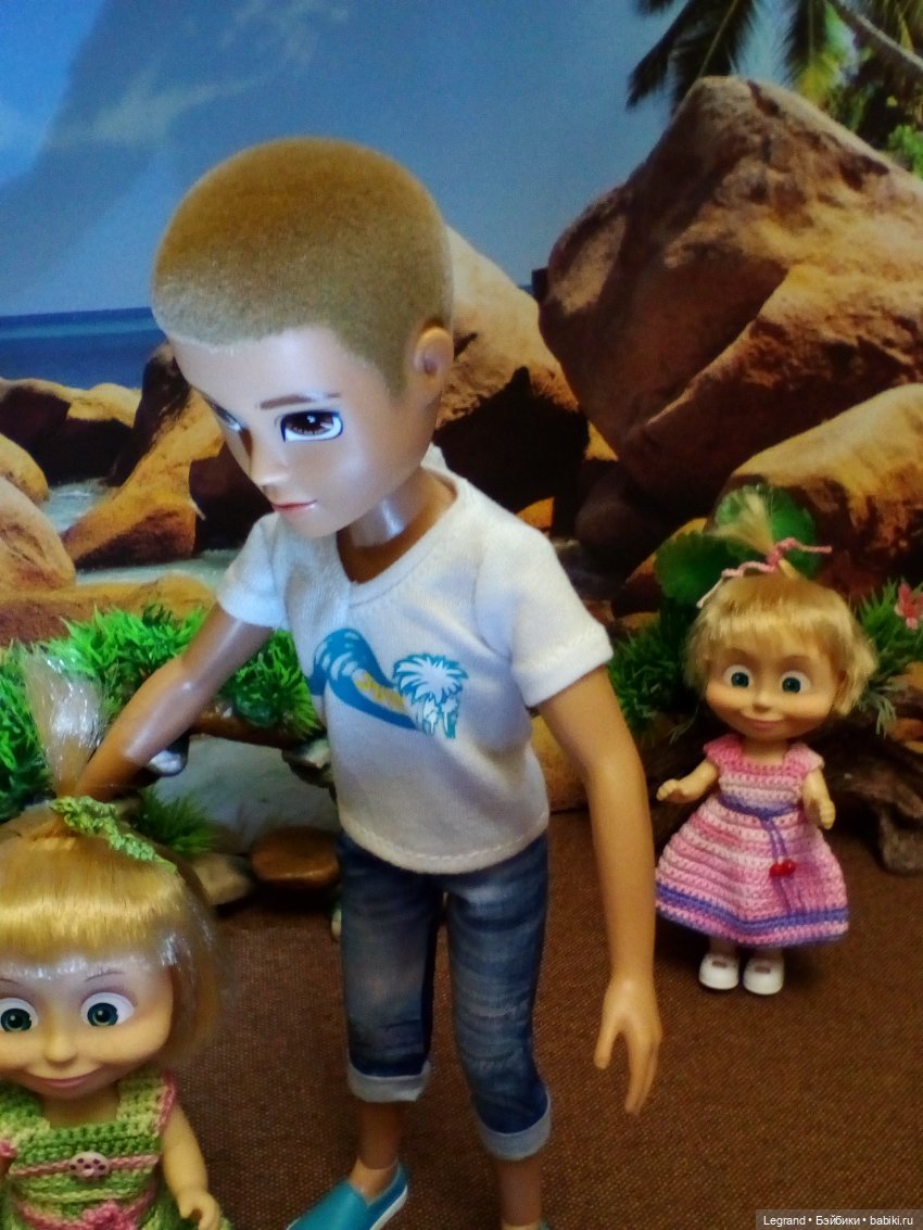 Тьерри и "машеньки" на побережье