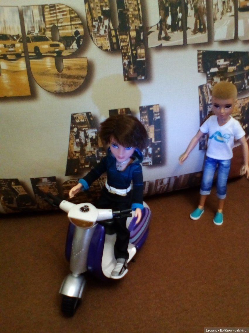 Амбруаз, Тьерри и скутер — Куклы Bratz (Братц) и Moxie Girlz: MGA (фото 6)